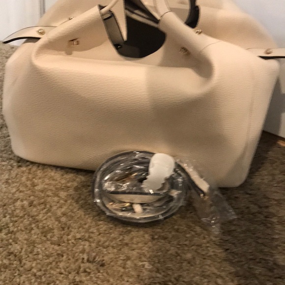 Handbag - Picture 7 of 7